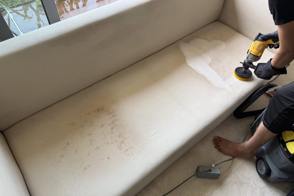furniture-deep-cleaning (1)